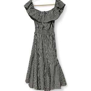 Gingham long prairie dress can be worn on or off the‎ shoulders med